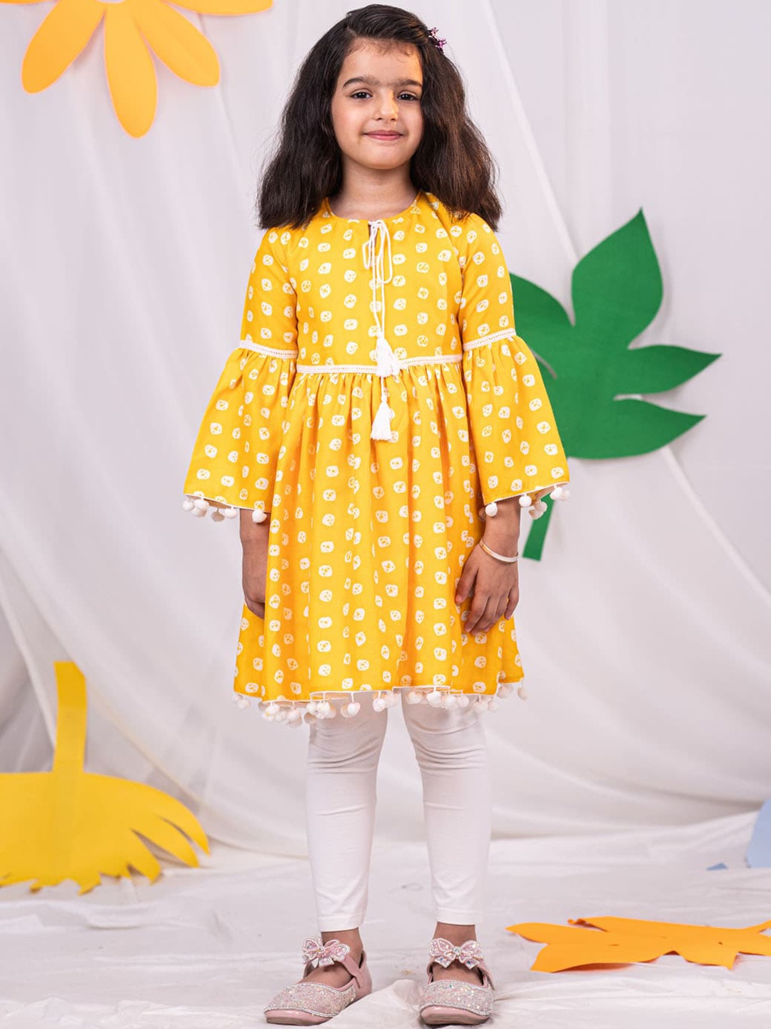 

VASTRAMAY Girls Bandhani Printed Anarkali Kurta With Leggings, Yellow