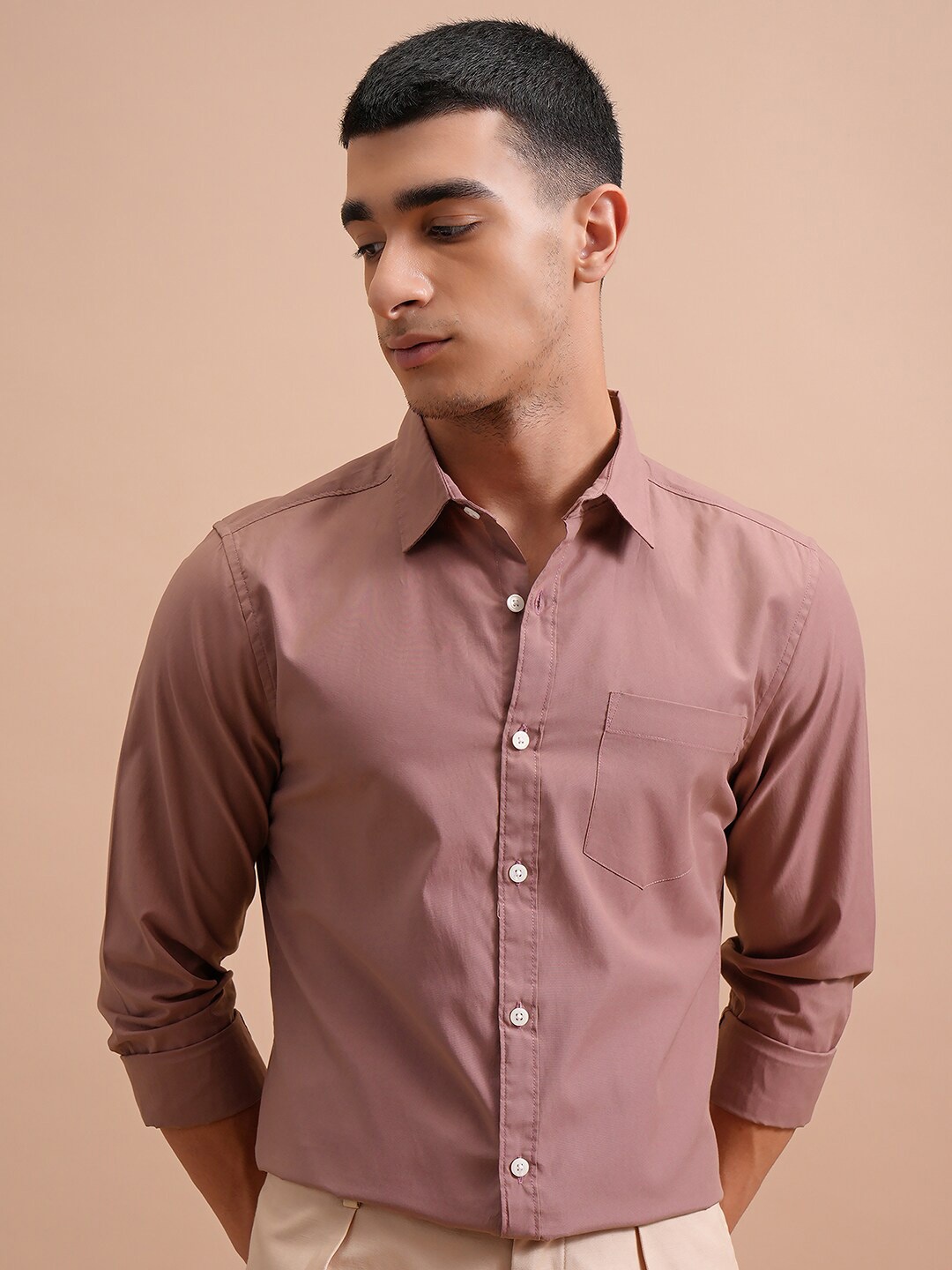 

HIGHLANDER Classic Rose Slim Fit Spread Collar Casual Shirt