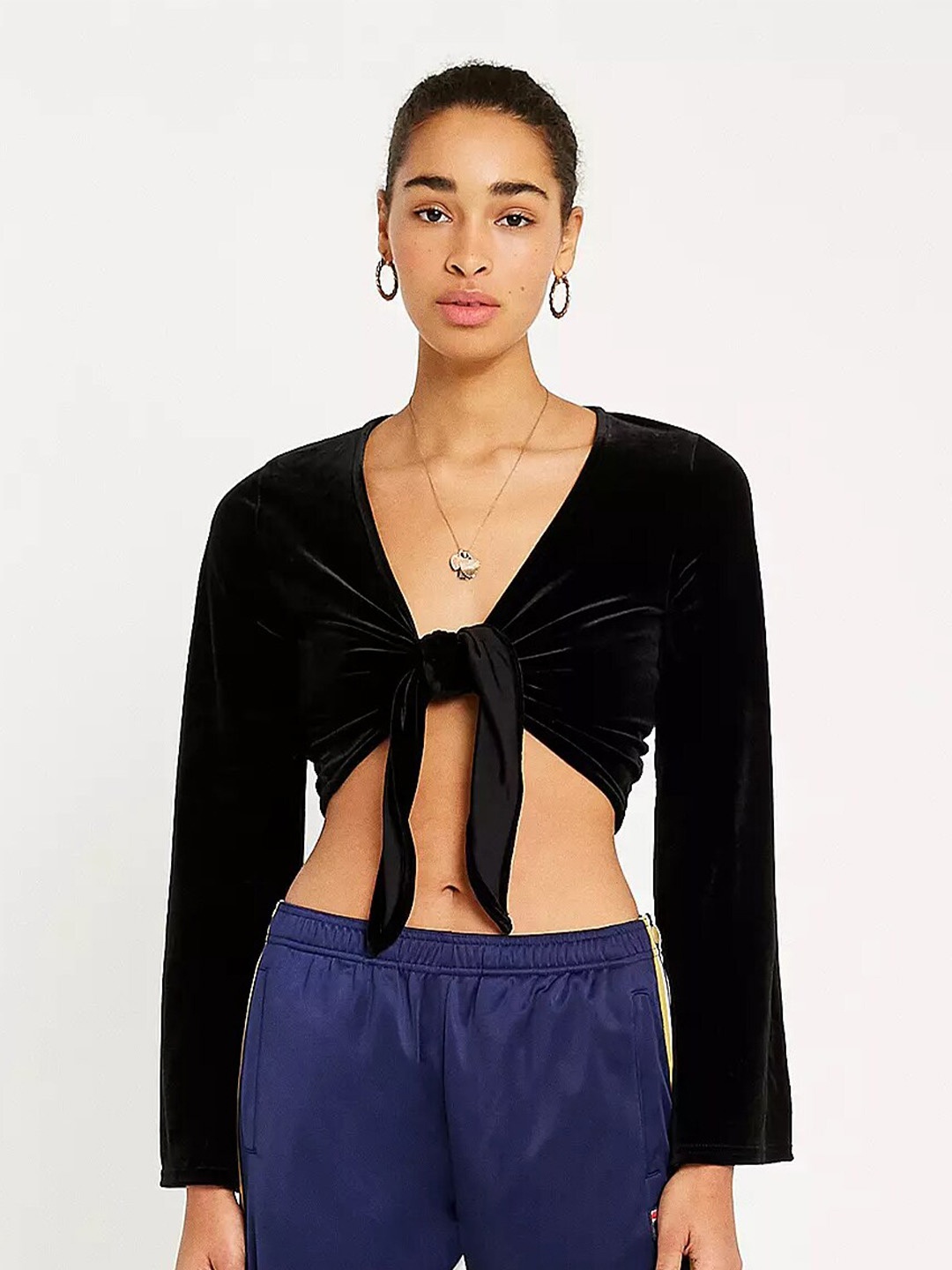 

MARZENI V-Neck Fitted Knitted Crop Top, Black