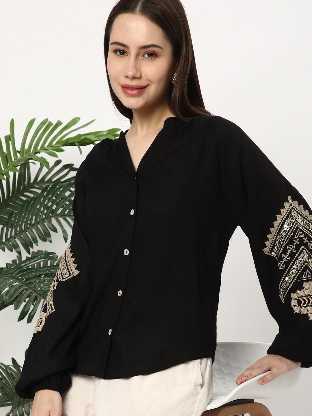 

R&B Mandarin Collar Long Cuffed Sleeves Shirt Style Top, Black