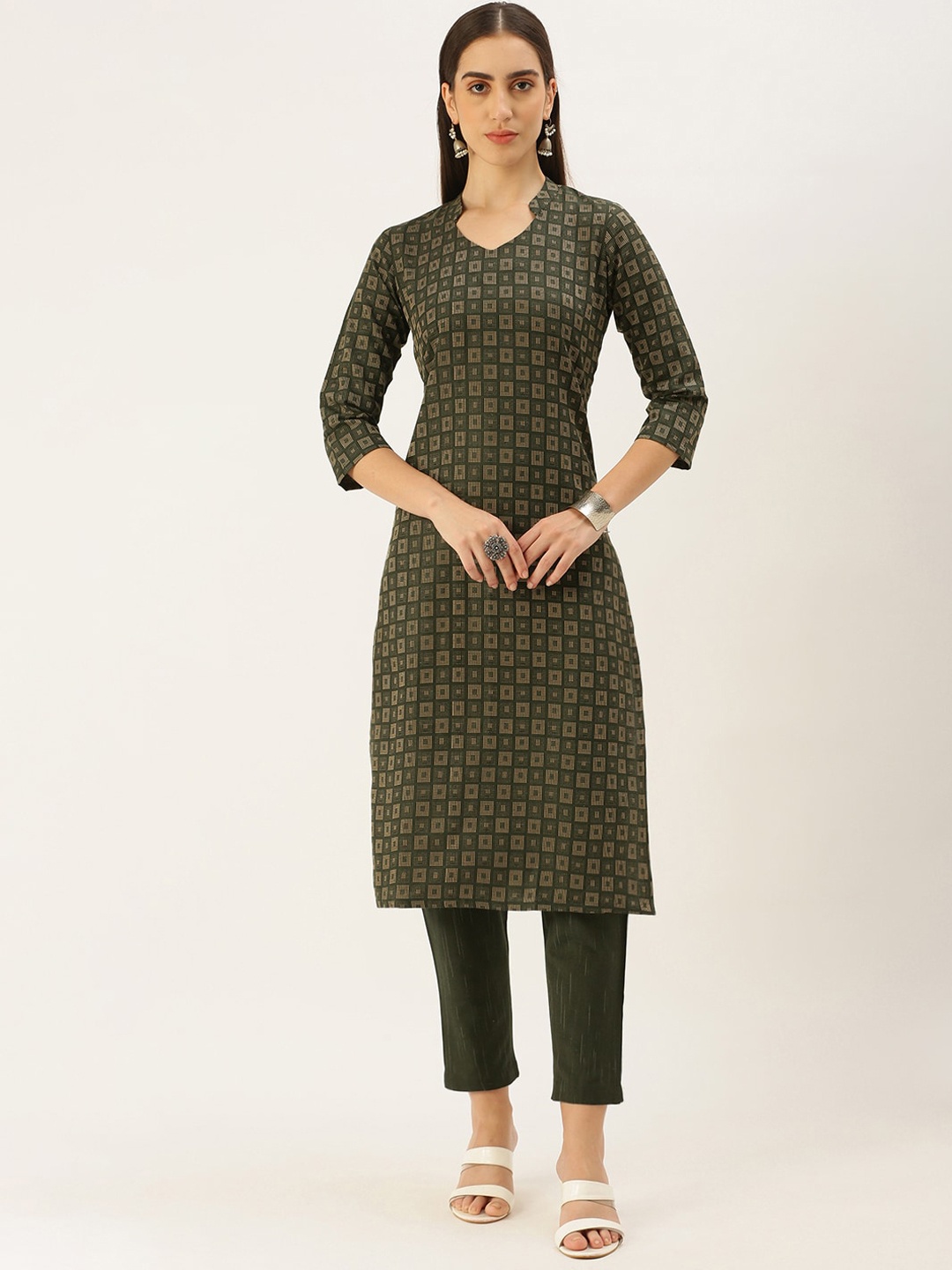 

Shaily Geometric Printed Straight Kurta With Trouser, Green