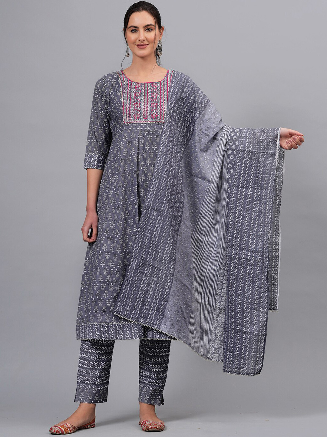 

HIGHLIGHT FASHION EXPORT Floral Printed Pure Cotton A-Line Kurta & Trousers With Dupatta, Grey