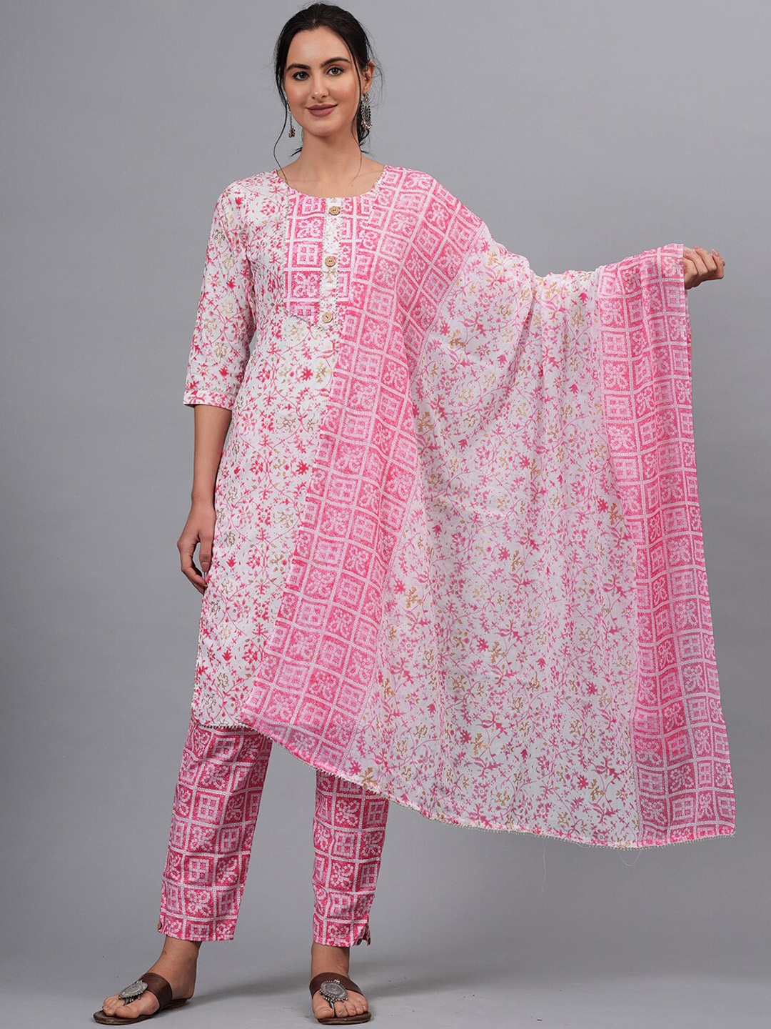 

HIGHLIGHT FASHION EXPORT Floral Printed Straight Gotta Patti Pure Cotton Kurta Set, Pink