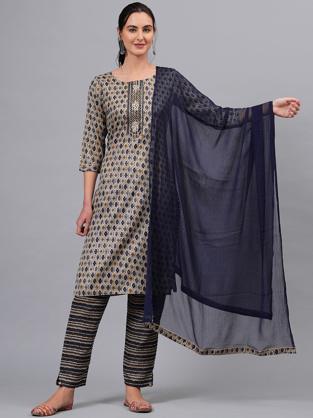 

HIGHLIGHT FASHION EXPORT Ethnic Motifs Printed Straight Gotta Patti Kurta Set, Blue