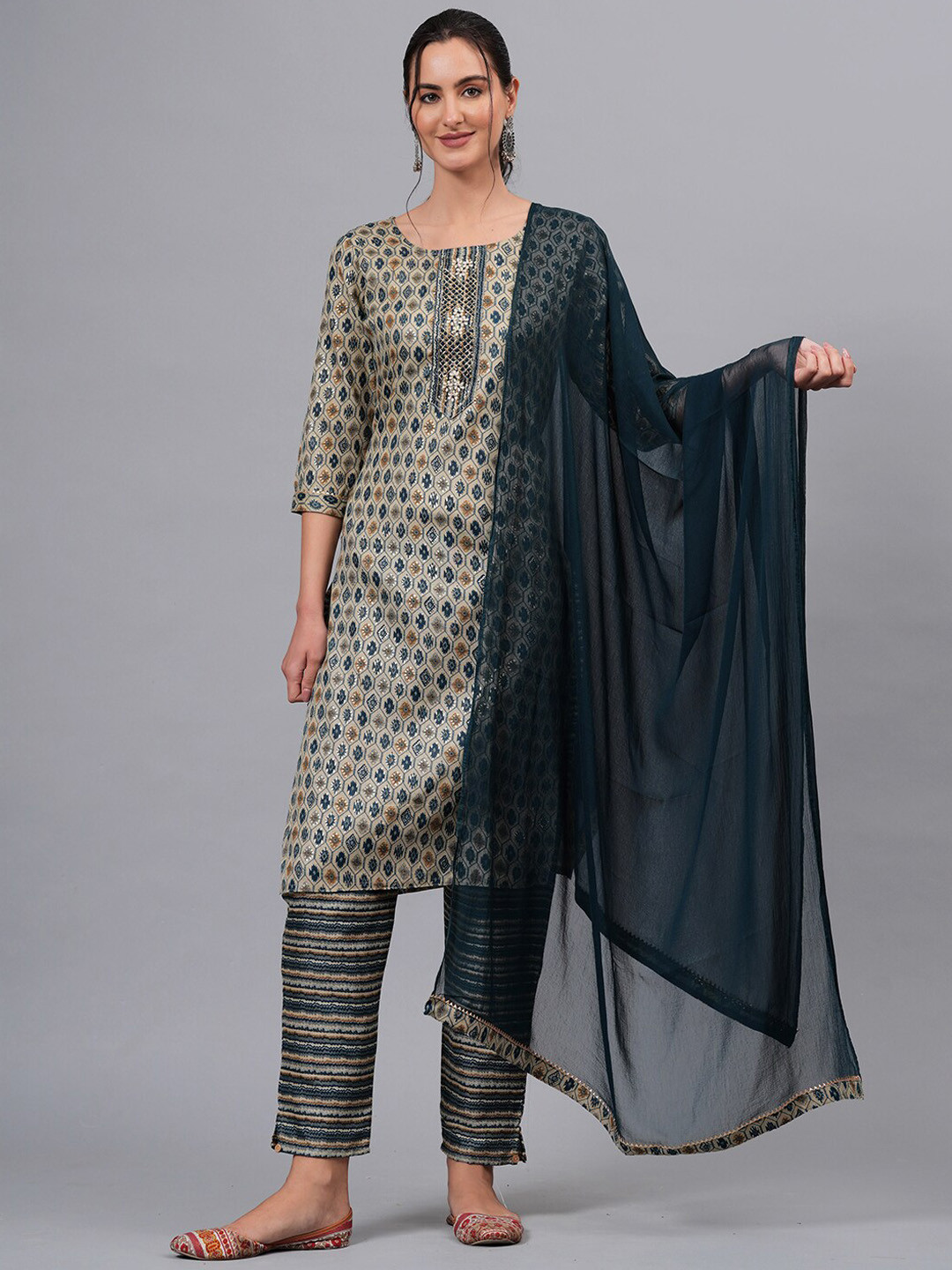 

HIGHLIGHT FASHION EXPORT Ethnic Motifs Printed Straight Kurta & Trousers With Dupatta, Beige