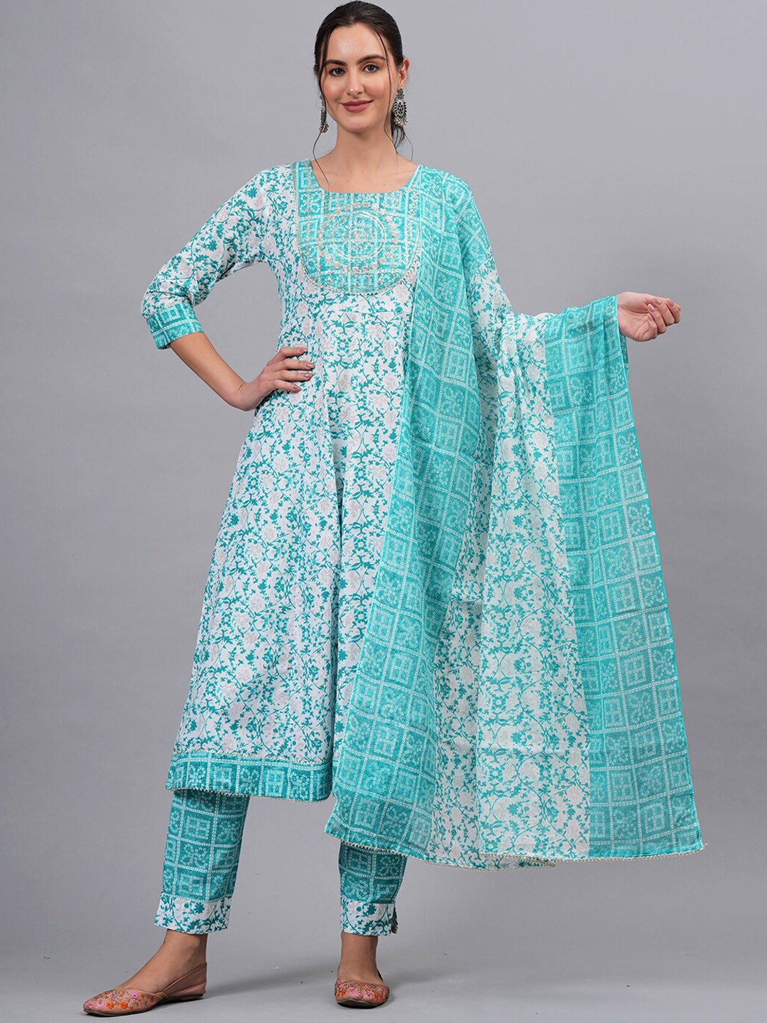 

HIGHLIGHT FASHION EXPORT Floral Printed A-Line Sequinned Pure Cotton Kurta Set, Green