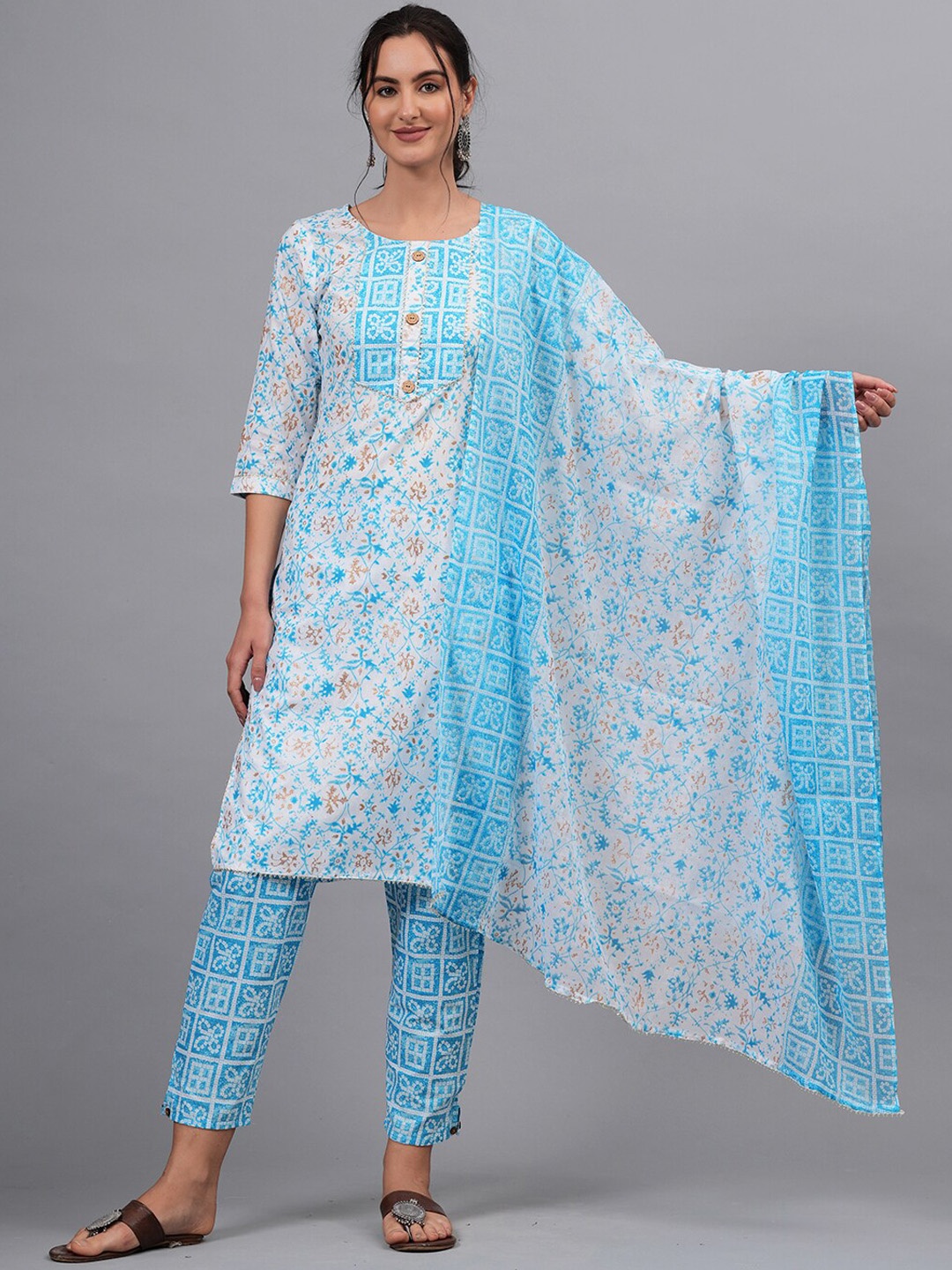 

HIGHLIGHT FASHION EXPORT Floral Straight Gotta Patti Pure Cotton Kurta Set, Blue