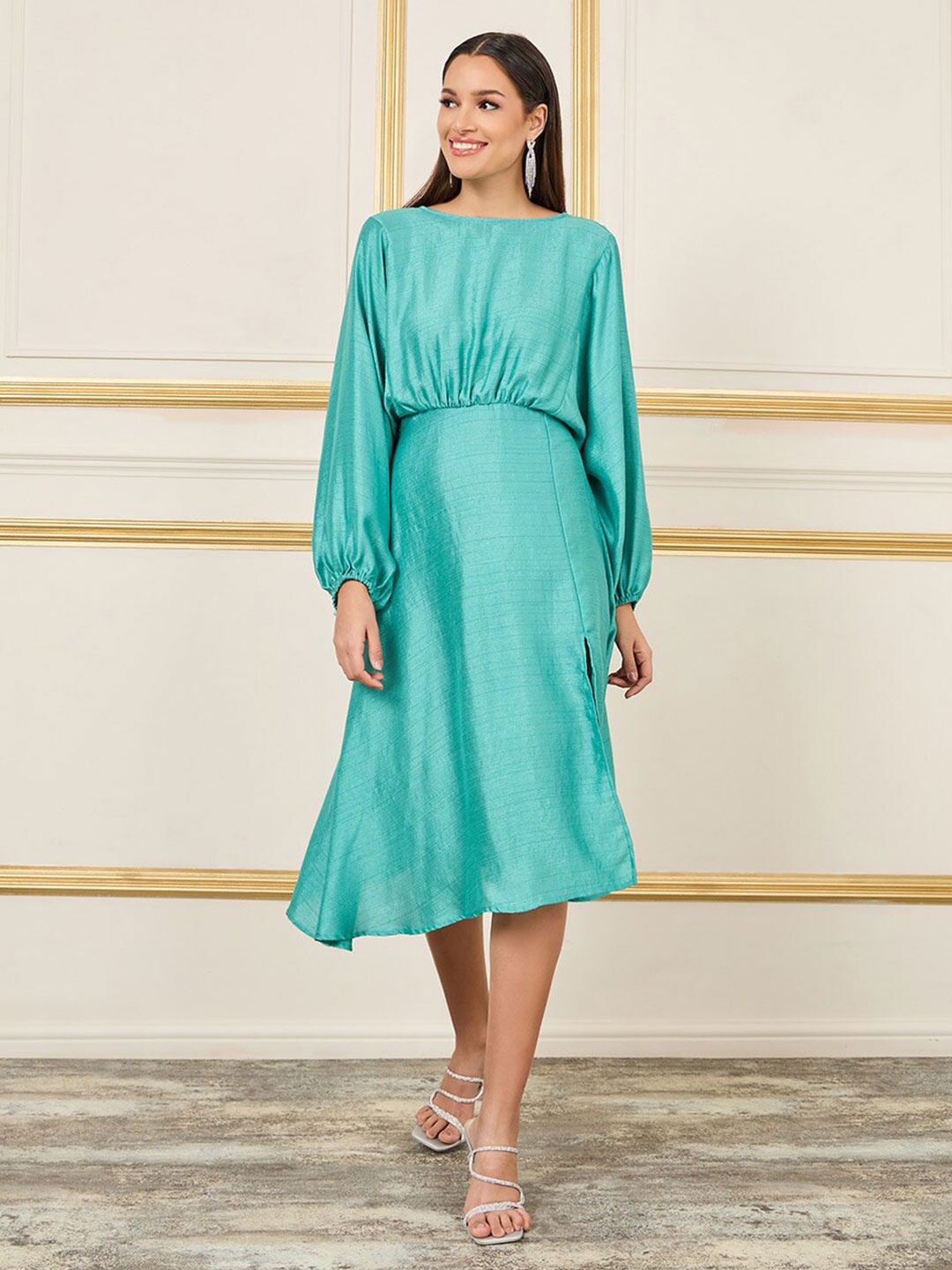 

Styli Green Boat Neck Dolman Sleeve A-Line Midi Dress With Side Slit