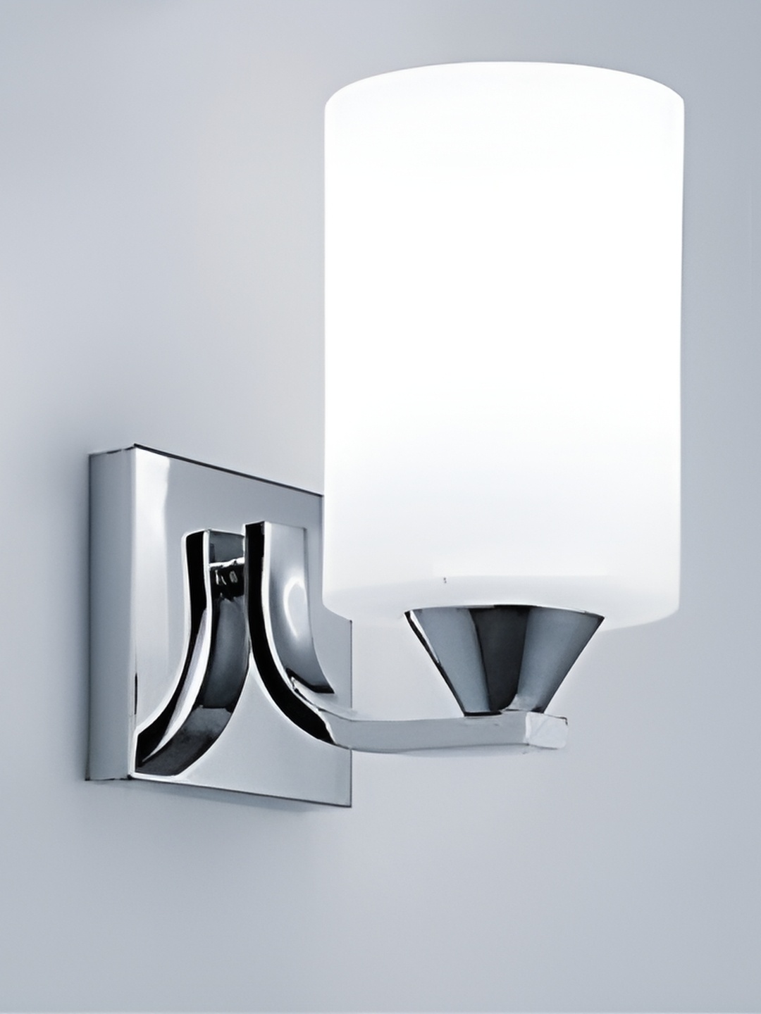 

Areezo Silver Toned Cylinder Metal Wall Lamp