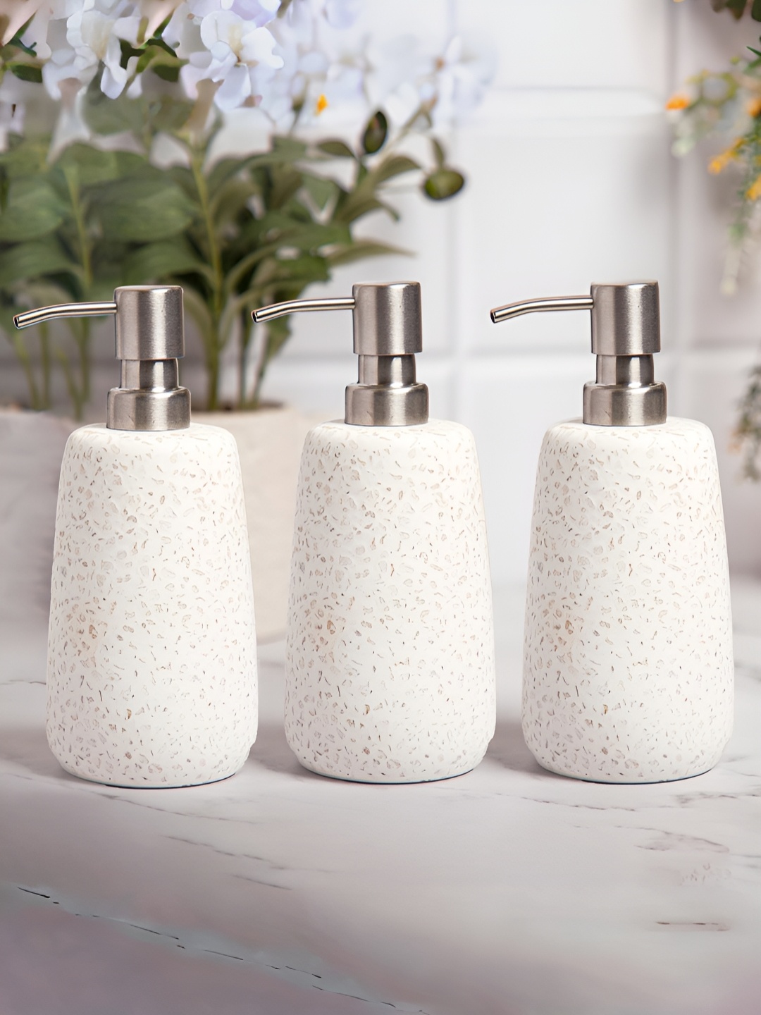 

Anko White & Silver-Toned 3 Piece Geometric Ceramic Soap Dispenser
