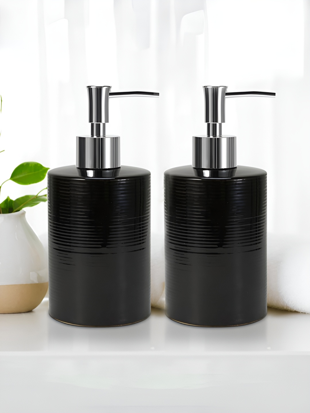 

Anko Black & Silver-Toned 2 Piece Ceramic Soap Dispenser 350 ml