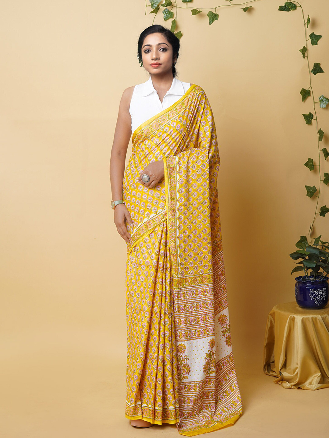 

Unnati Silks Ethnic Motifs Pure Cotton Handloom Block Print Saree, Yellow