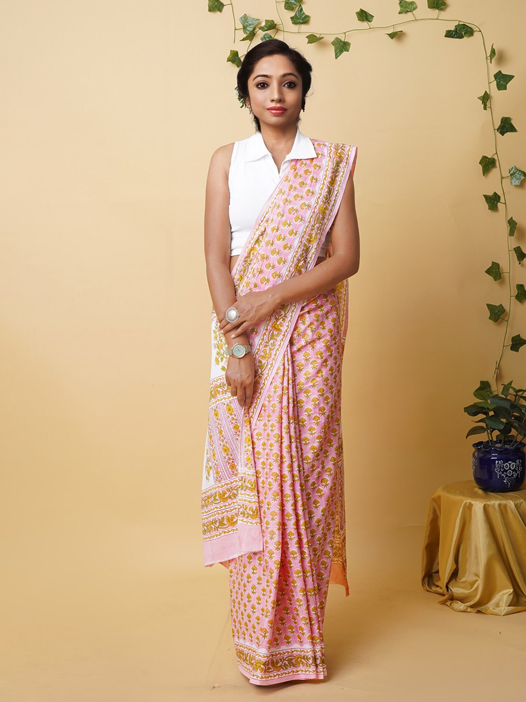 

Unnati Silks Ethnic Motifs Pure Cotton Handloom Block Print Saree, Pink