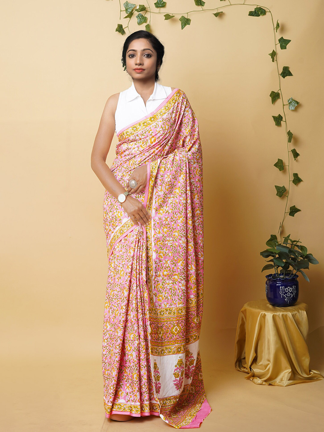 

Unnati Silks Ethnic Motifs Pure Cotton Handloom Block Print Saree, Pink