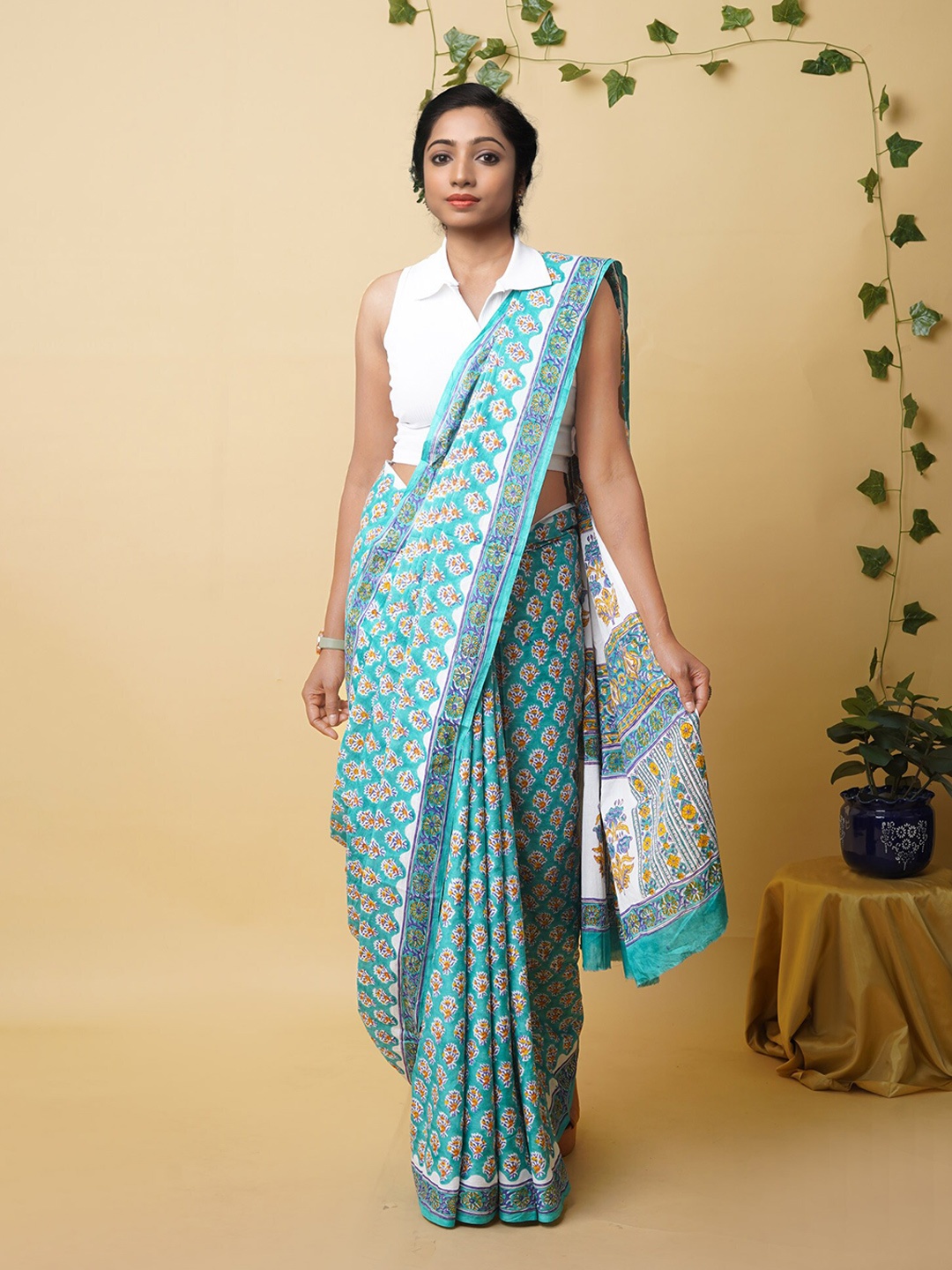 

Unnati Silks Ethnic Motifs Pure Cotton Handloom Block Print Saree, Green