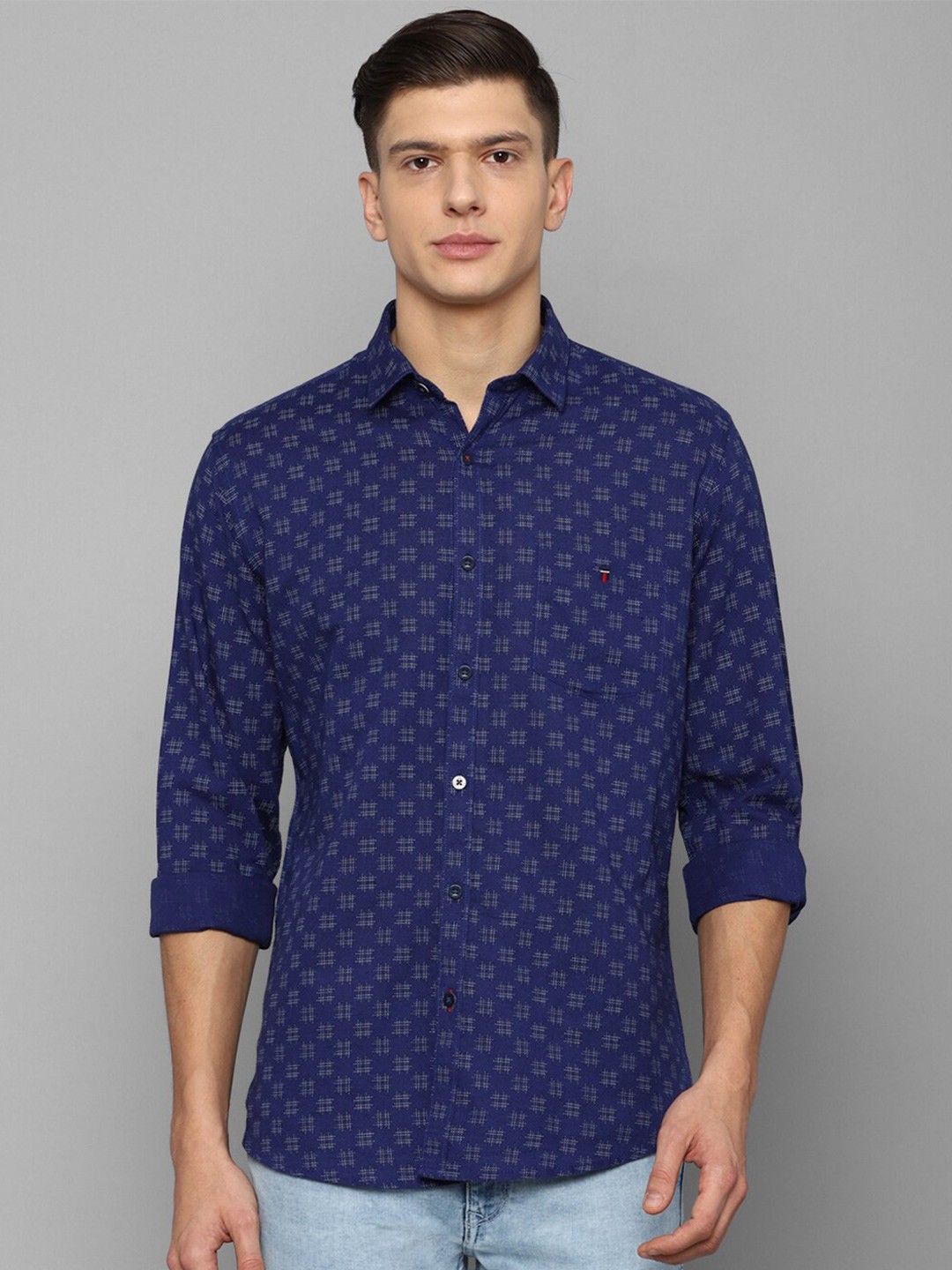 

Louis Philippe Sport Slim Fit Geometric Printed Spread Collar Casual Shirt, Navy blue