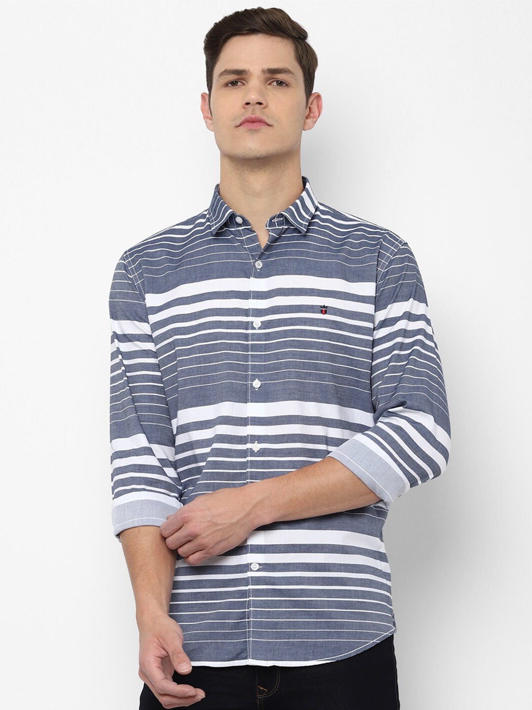Louis Philippe Sport Slim Fit Horizontal Stripes Pure Cotton Casual Shirt, Blue