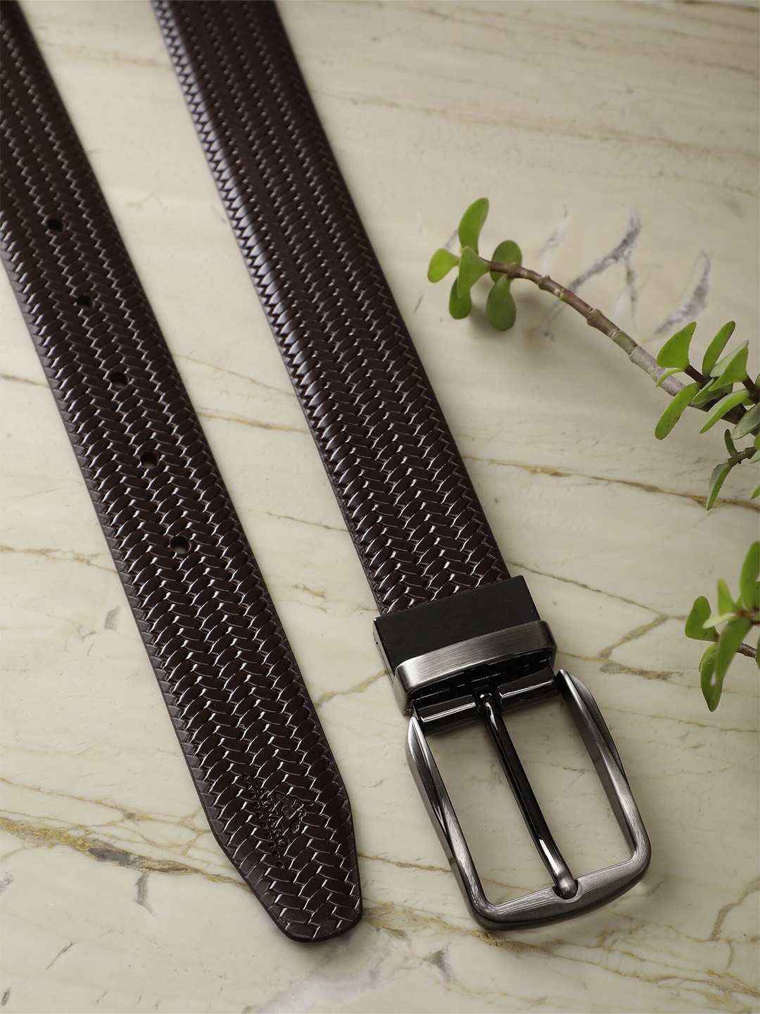 

Alvaro Castagnino Men Textured Leather Reversible Formal Belt, Brown