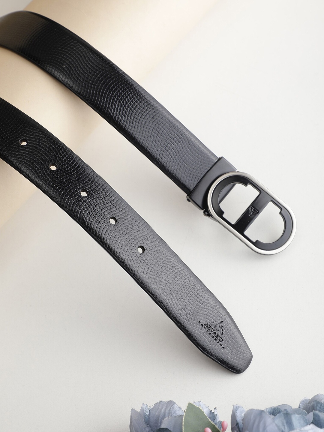 

Alvaro Castagnino Men Textured Leather Reversible Formal Belt, Black