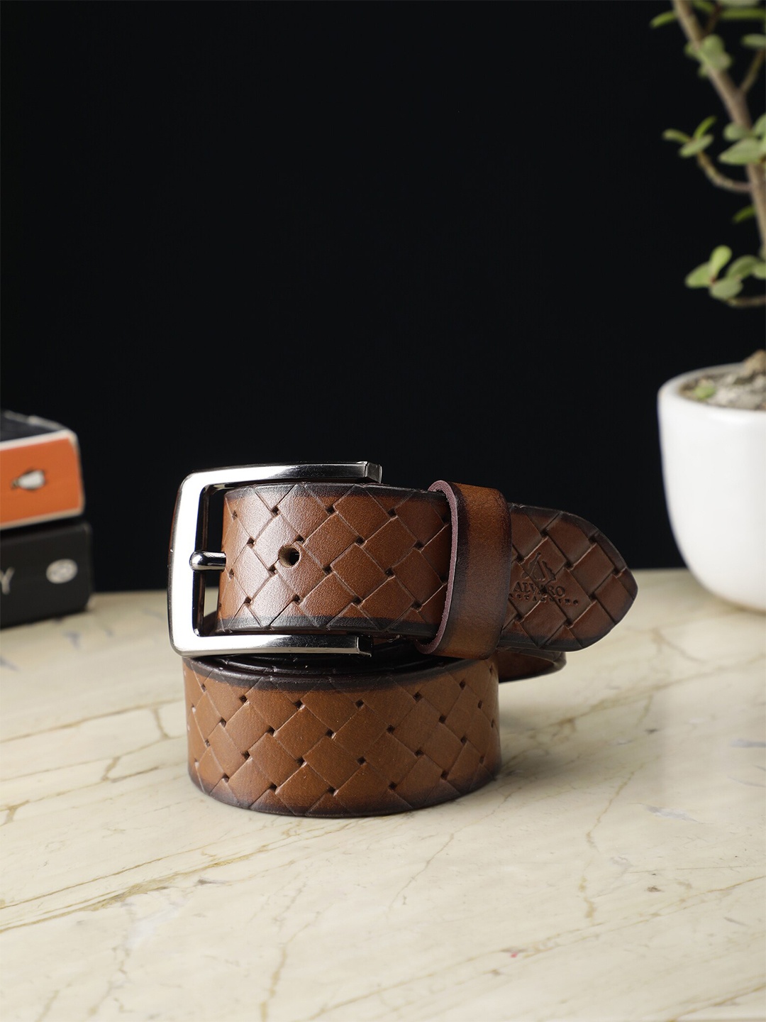 

Alvaro Castagnino Men Textured Leather Belt, Brown