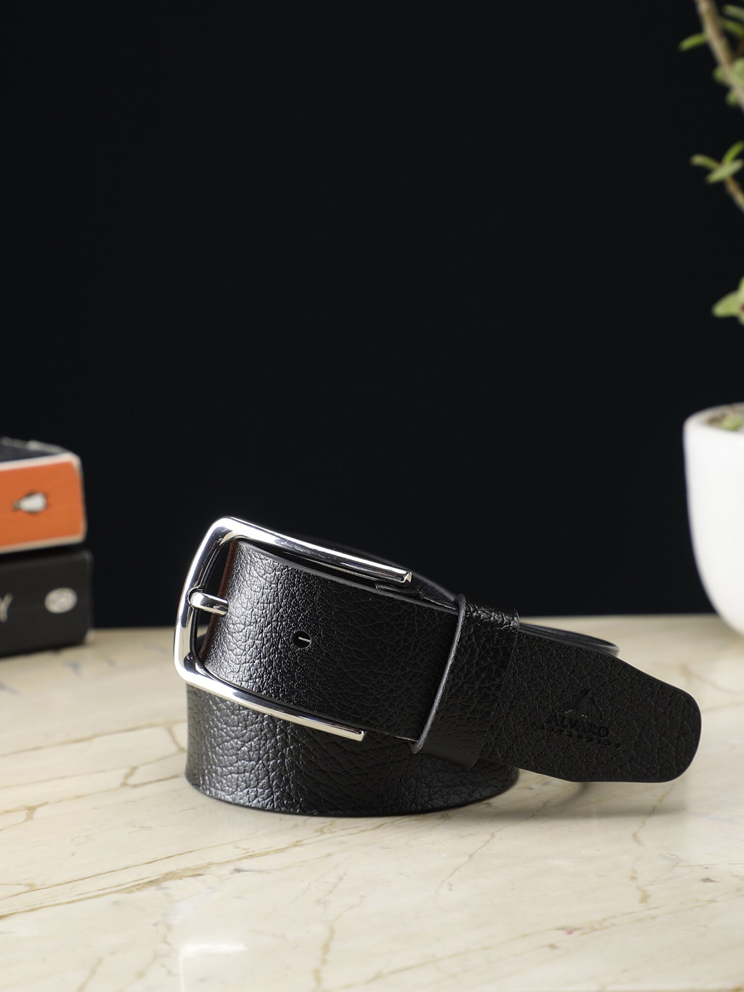 

Alvaro Castagnino Men Textured Leather Formal Belt, Black