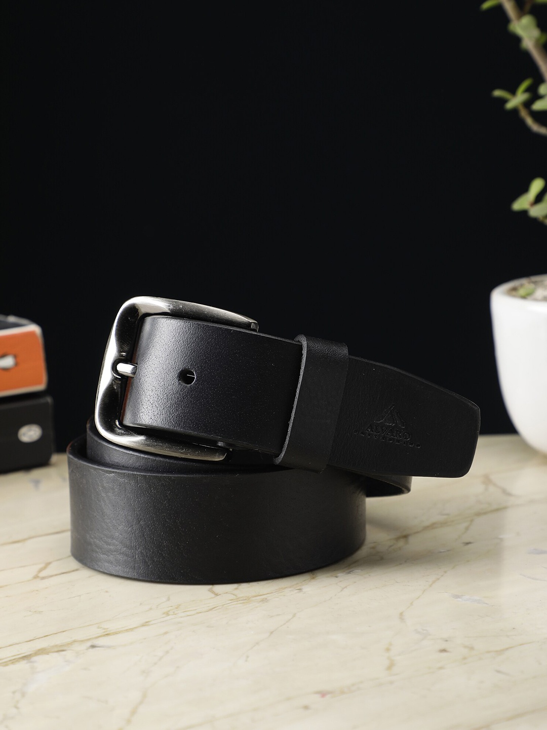 

Alvaro Castagnino Men Textured Leather Belt, Black