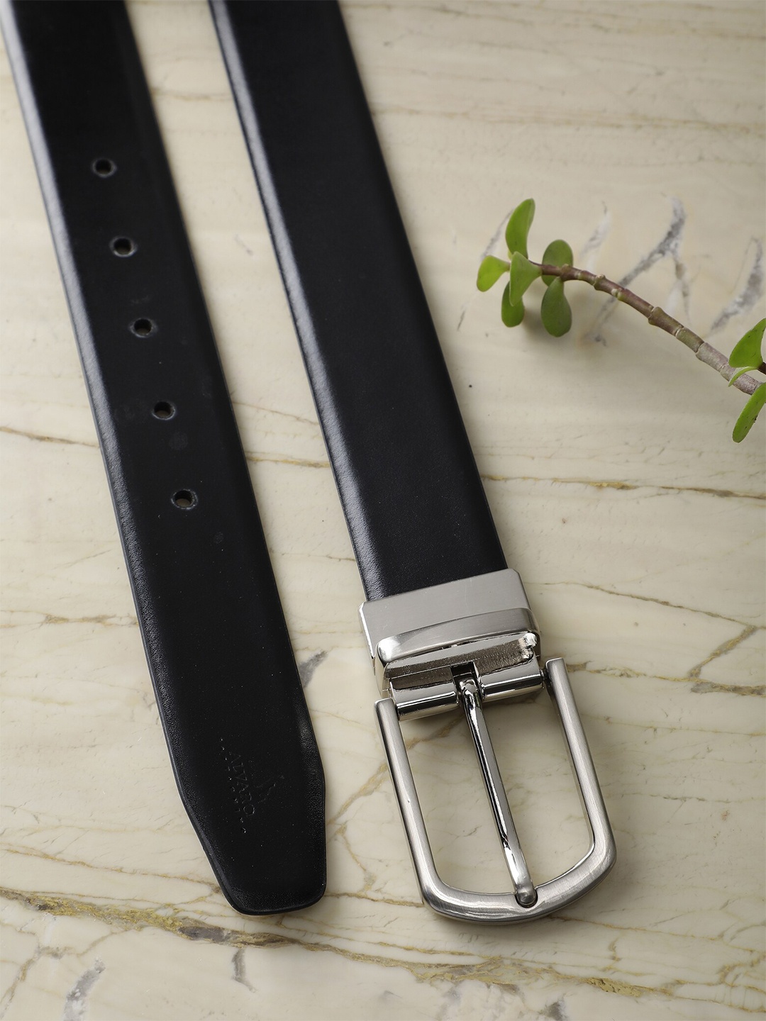 

Alvaro Castagnino Men Textured Leather Reversible Formal Belt, Black