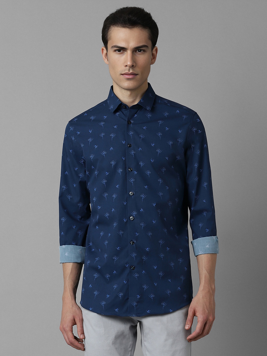 

Louis Philippe Sport Slim Fit Floral Printed Pure Cotton Casual Shirt, Navy blue