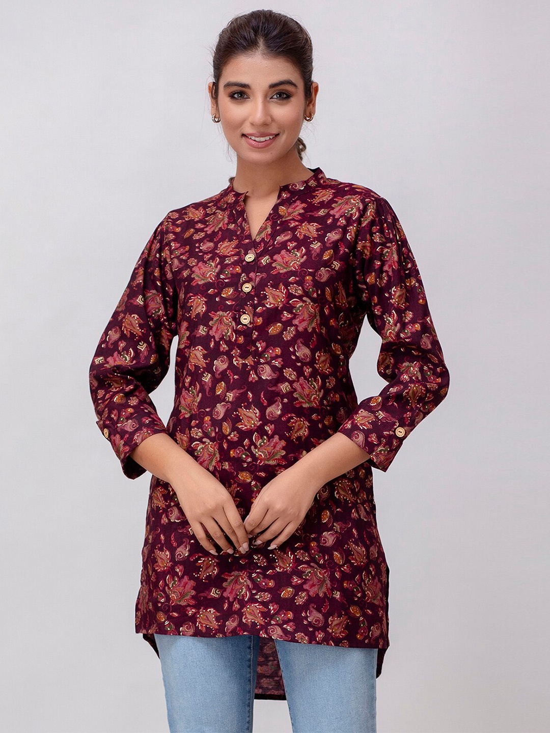 

Prakhya Floral Printed Mandarin Collar Straight Kurti, Purple