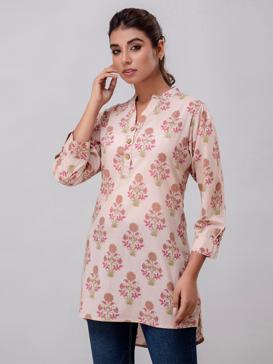 

Prakhya Floral Printed Mandarin Collar Pure Cotton Straight Kurti, Cream