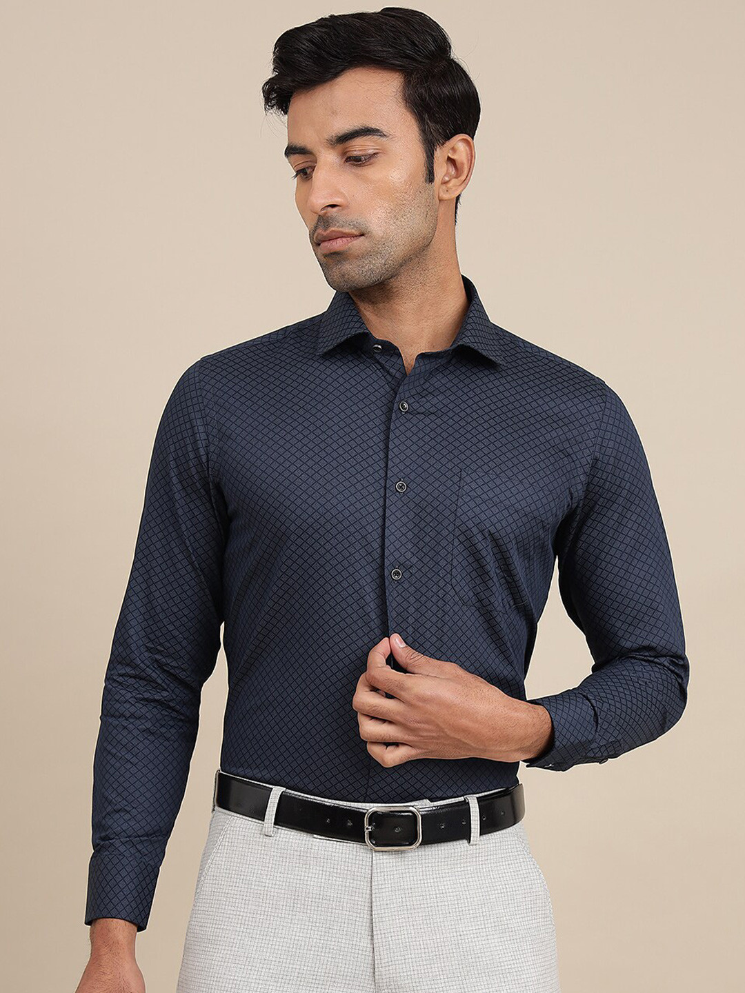 

Greenfibre Slim Fit Geometric Printed Cotton Formal Shirt, Navy blue