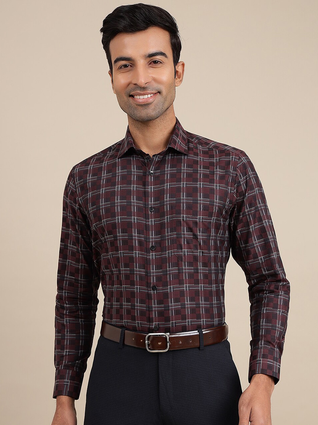 

METAL Slim Fit Checked Knitted Weave Cotton Formal Shirt, Maroon