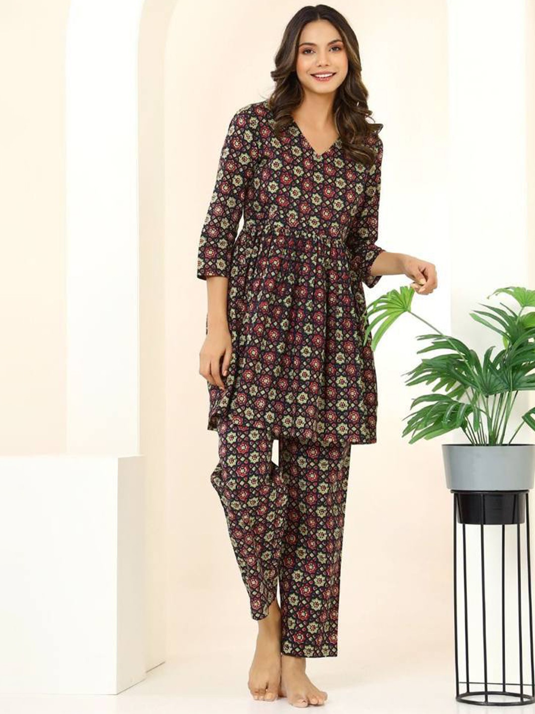 

PERFECTBLUE Printed V-Neck Cotton Tunic & Trousers Co-Ords, Black