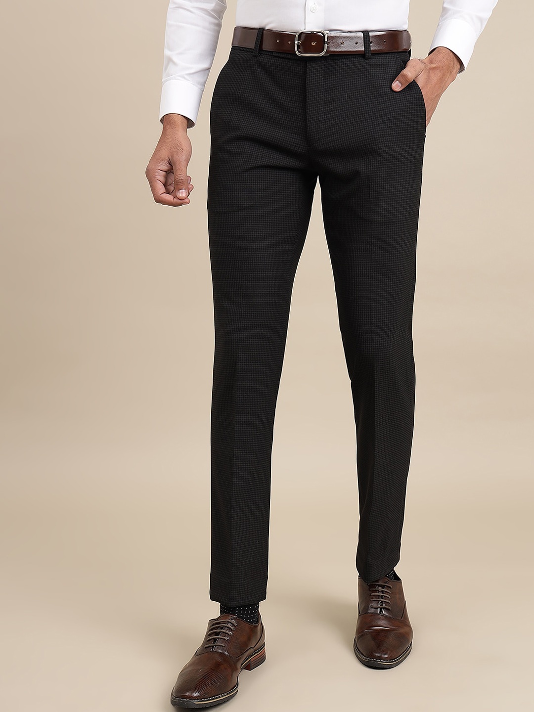 

JADE BLUE Men Mid-Rise Slim Fit Trousers, Black