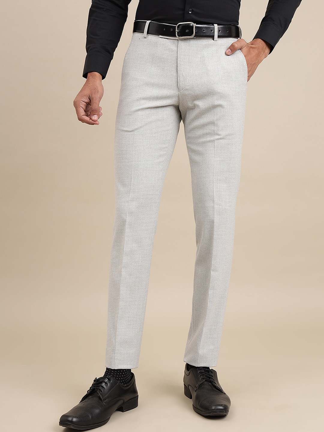 

JADE BLUE Men Textured Mid-Rise Slim Fit Trousers, Grey