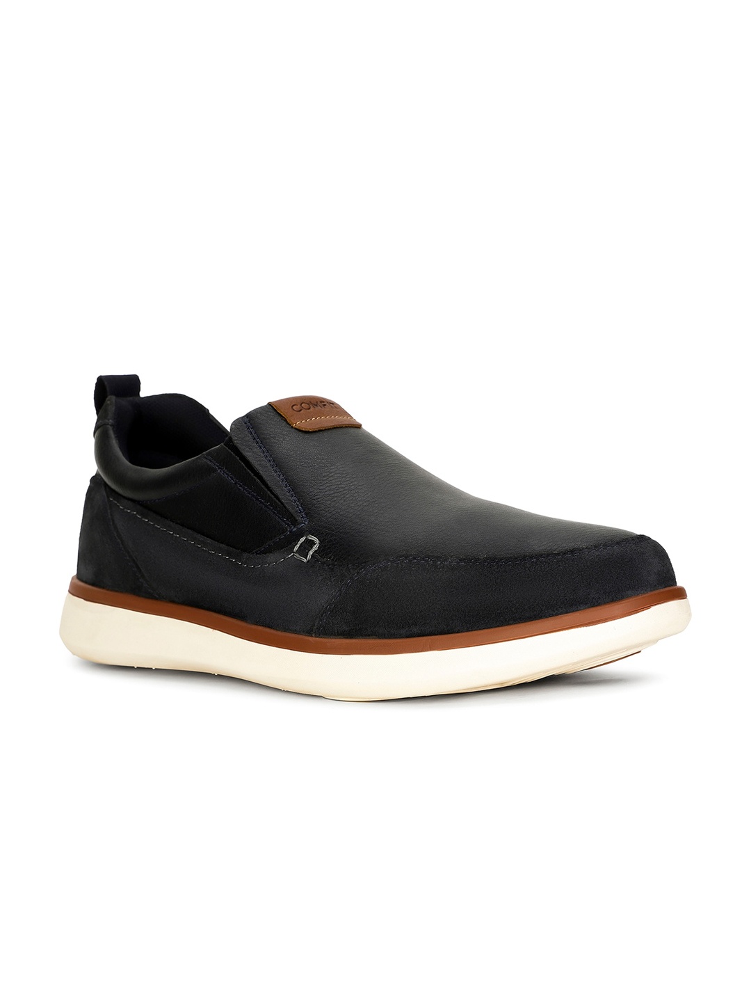 

Bata comfit Men Round Toe Slip-On Sneakers, Black