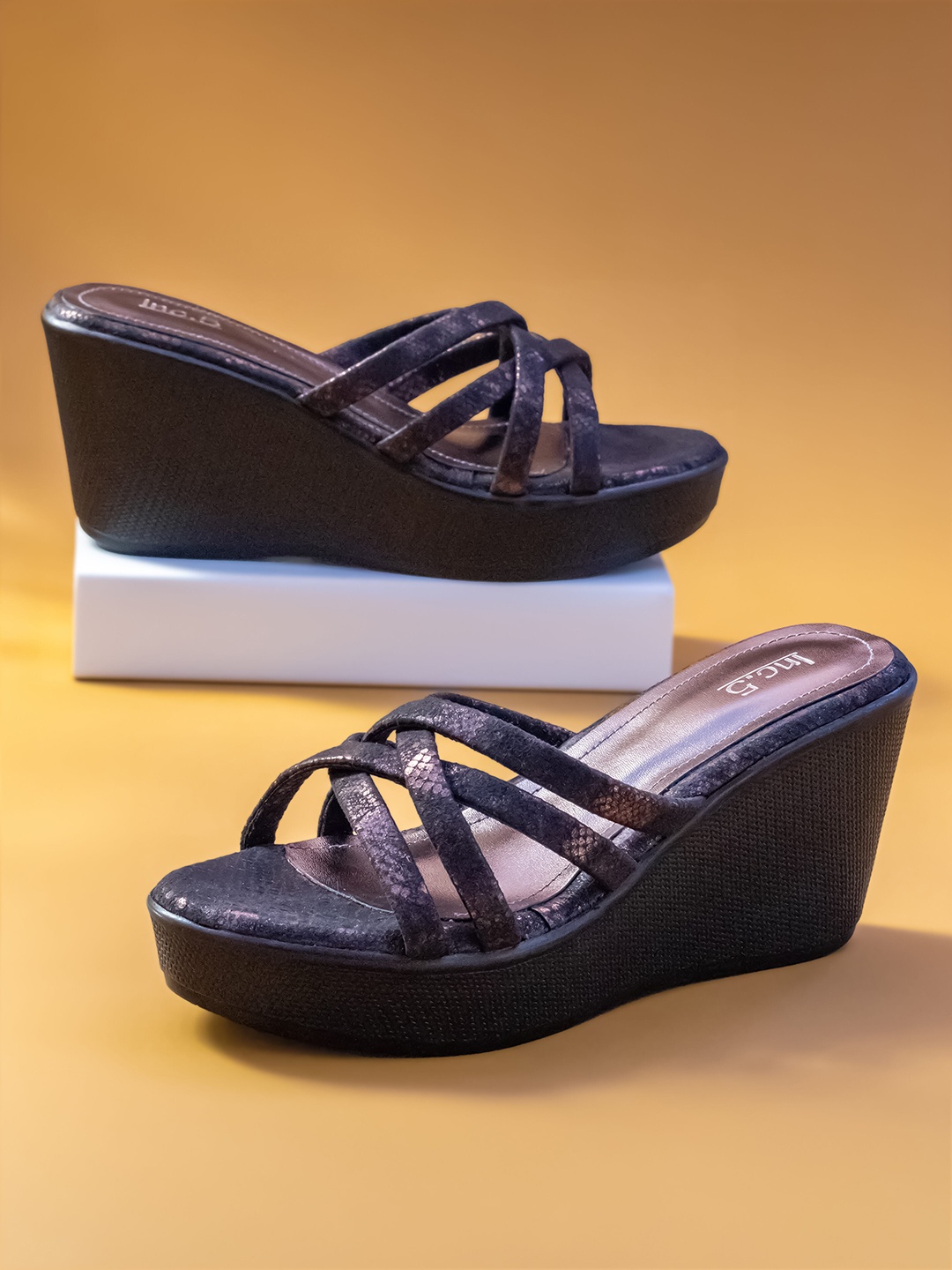 

Inc 5 Strappy Printed Open Toe Wedge Heels, Black