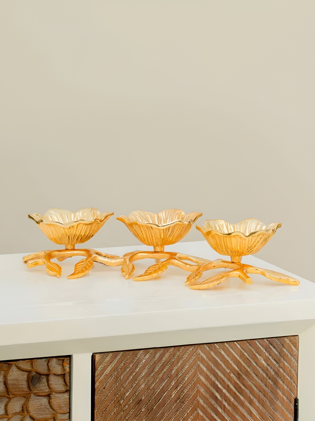 

THEDECORKART Gold Toned Figurine Showpiece