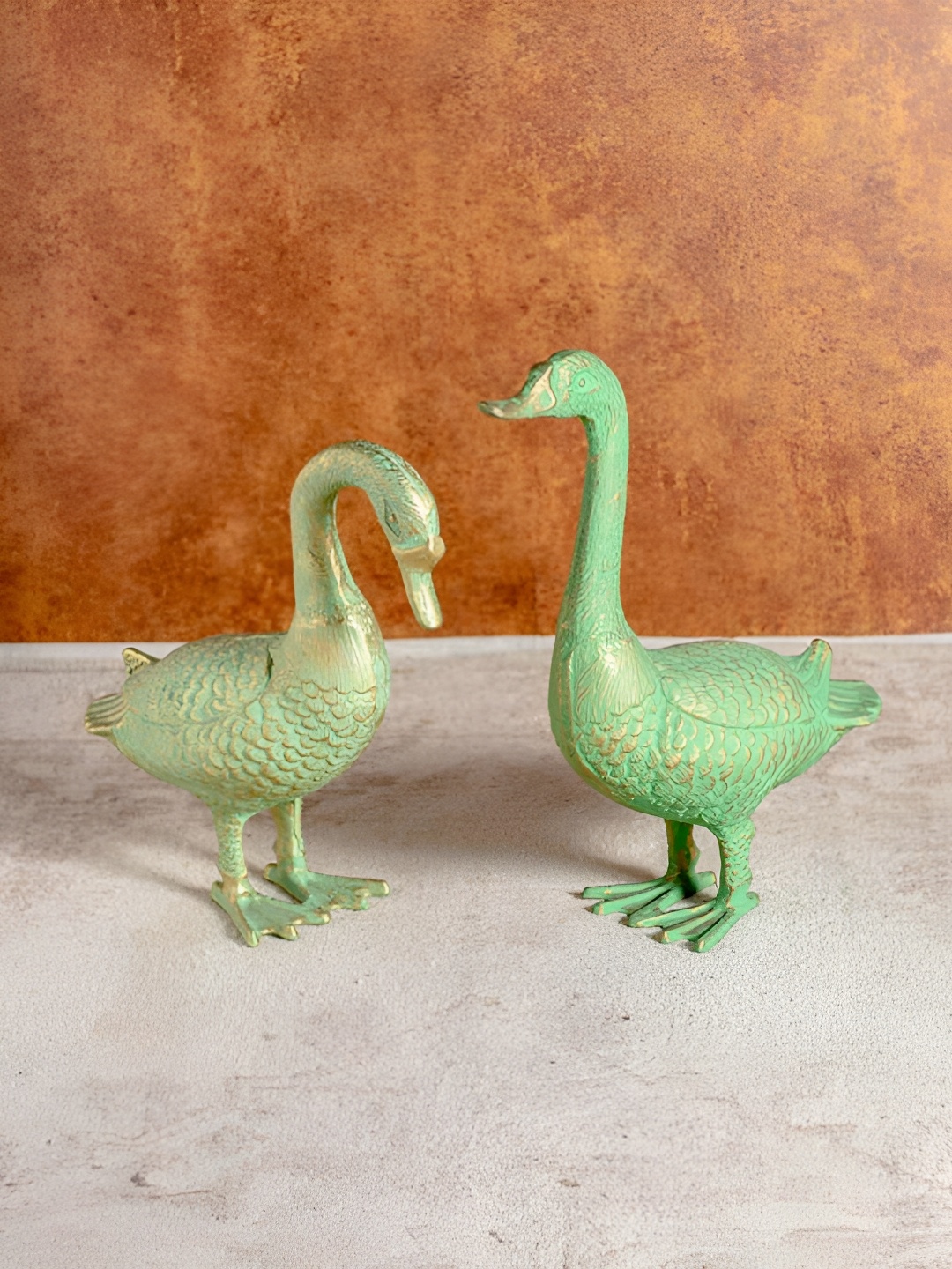 

THEDECORKART Green & Beige 2 Pieces Birds & Animals Figurine Showpieces
