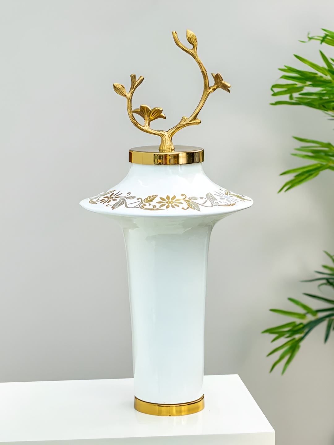 

THEDECORKART White & Gold Toned Figurine Showpiece
