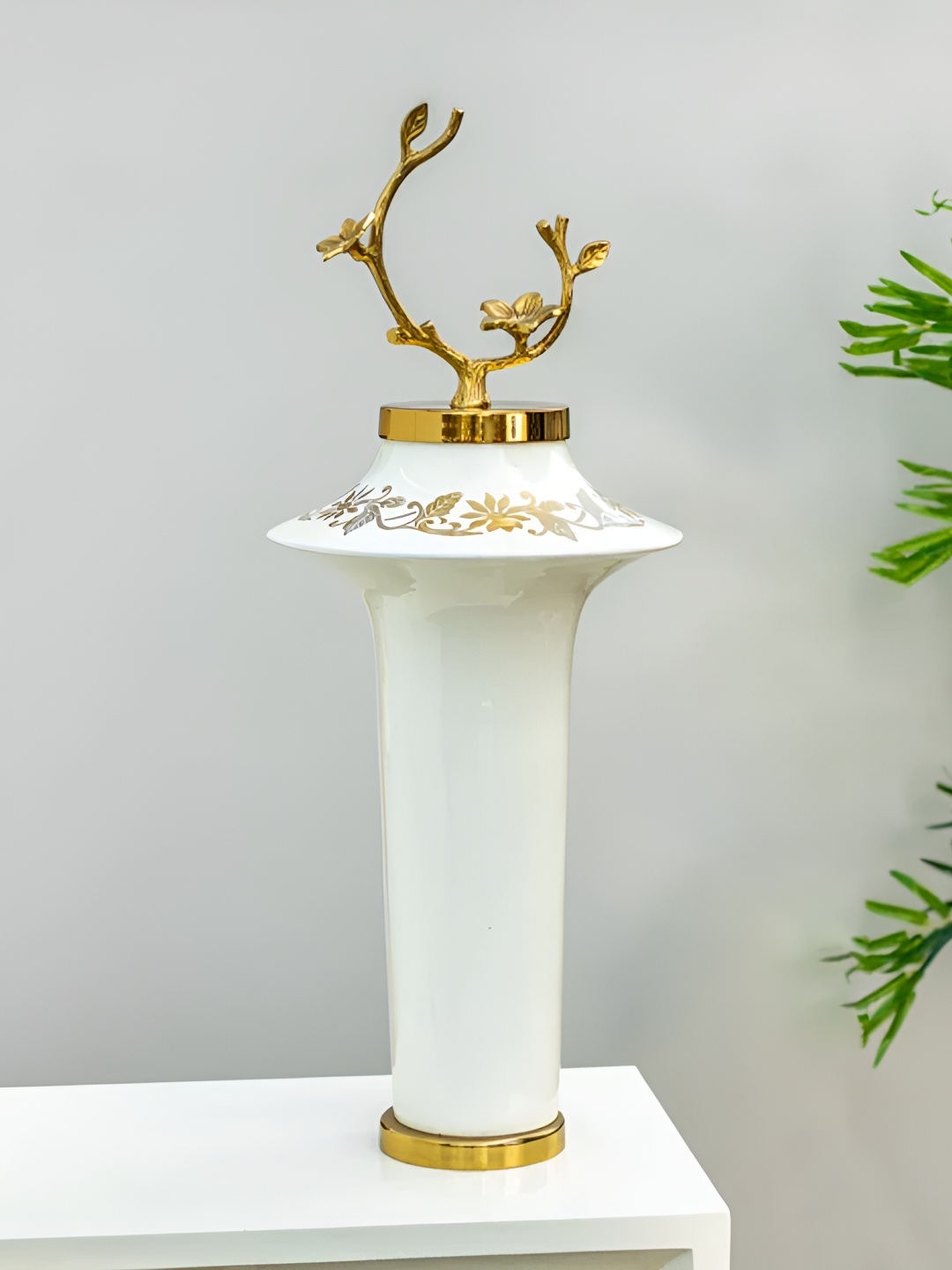 

THEDECORKART White & Gold Toned Figurine Showpiece