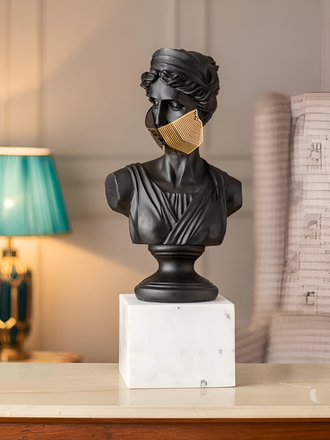 

THEDECORKART Black & White Marble Figurine Showpiece
