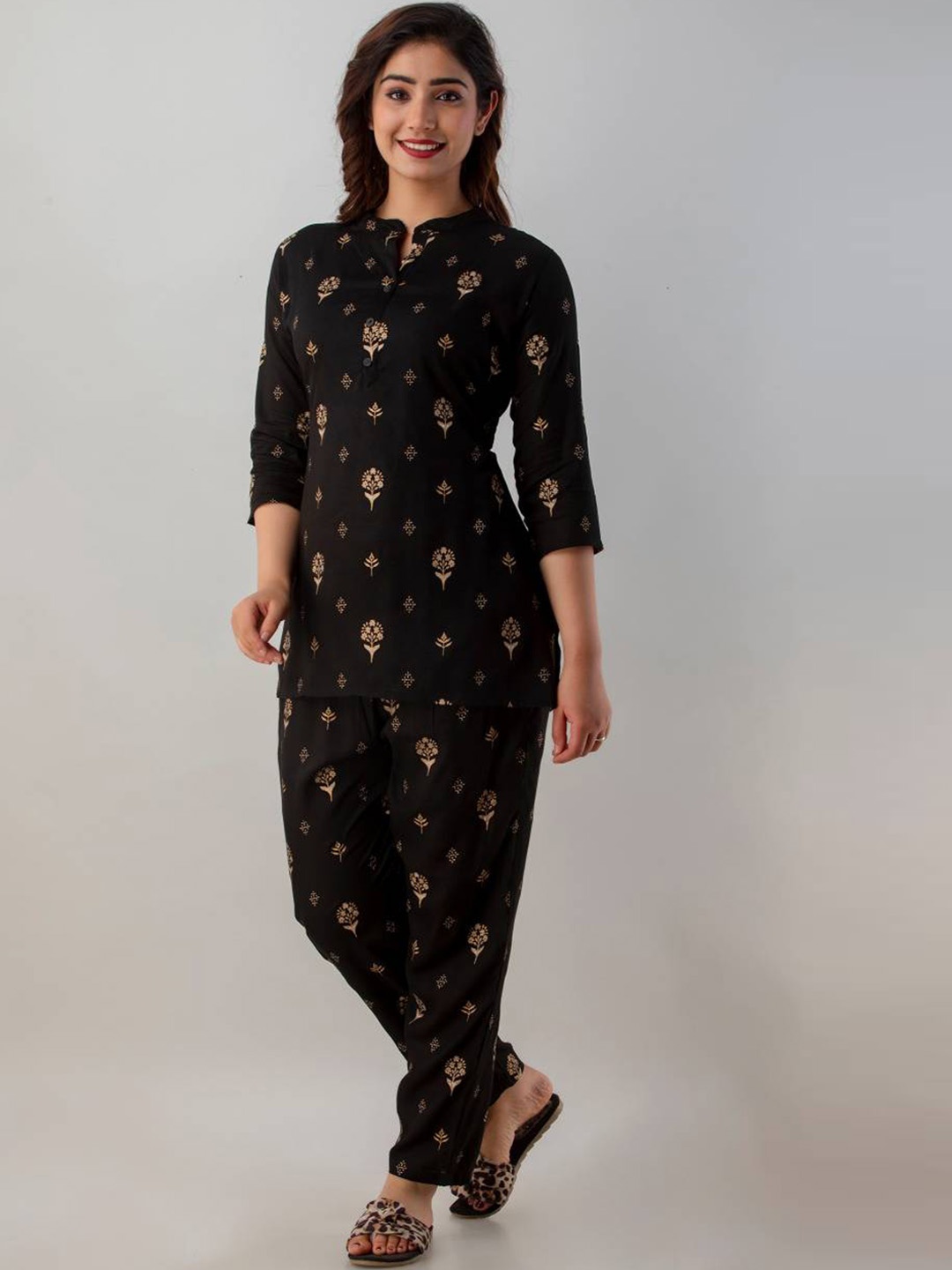 

PARIKSHIT Floral Printed Mandarin Collar Thread Work Straight Kurti With Trouser, Black