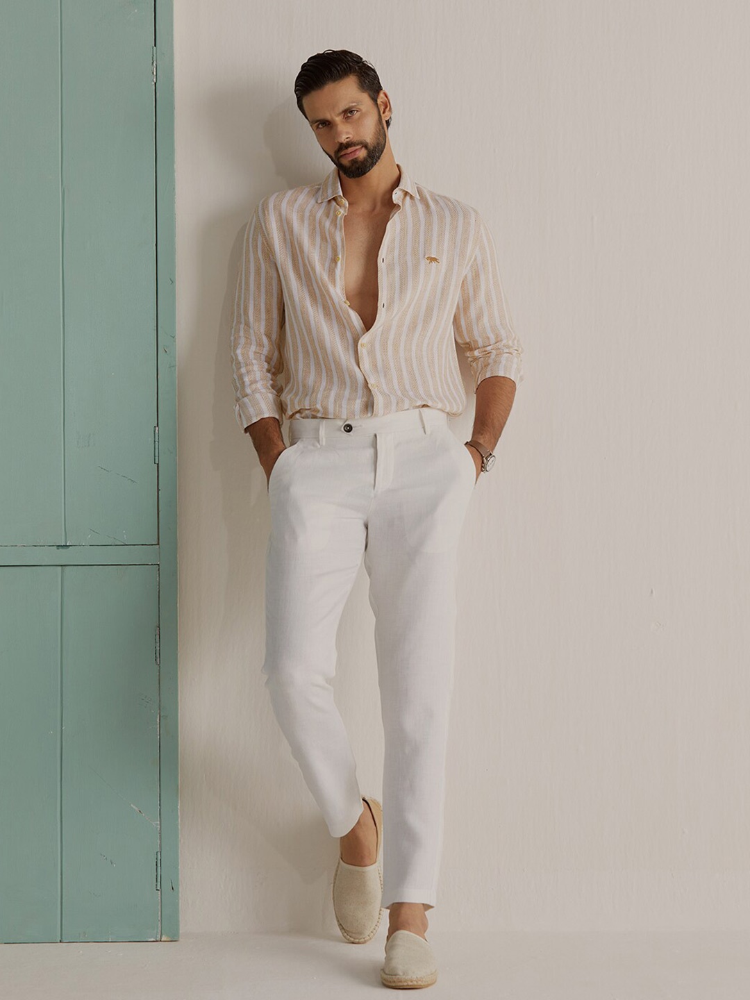 

Andamen Premium Men Slim Fit Vertical Stripes Linen Cutaway Collar Shirt, Beige