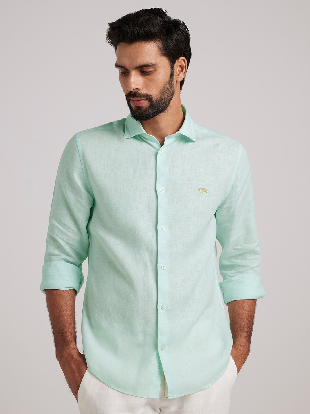 

Andamen Premium Men Linen Cutaway Collar Shirt, Blue