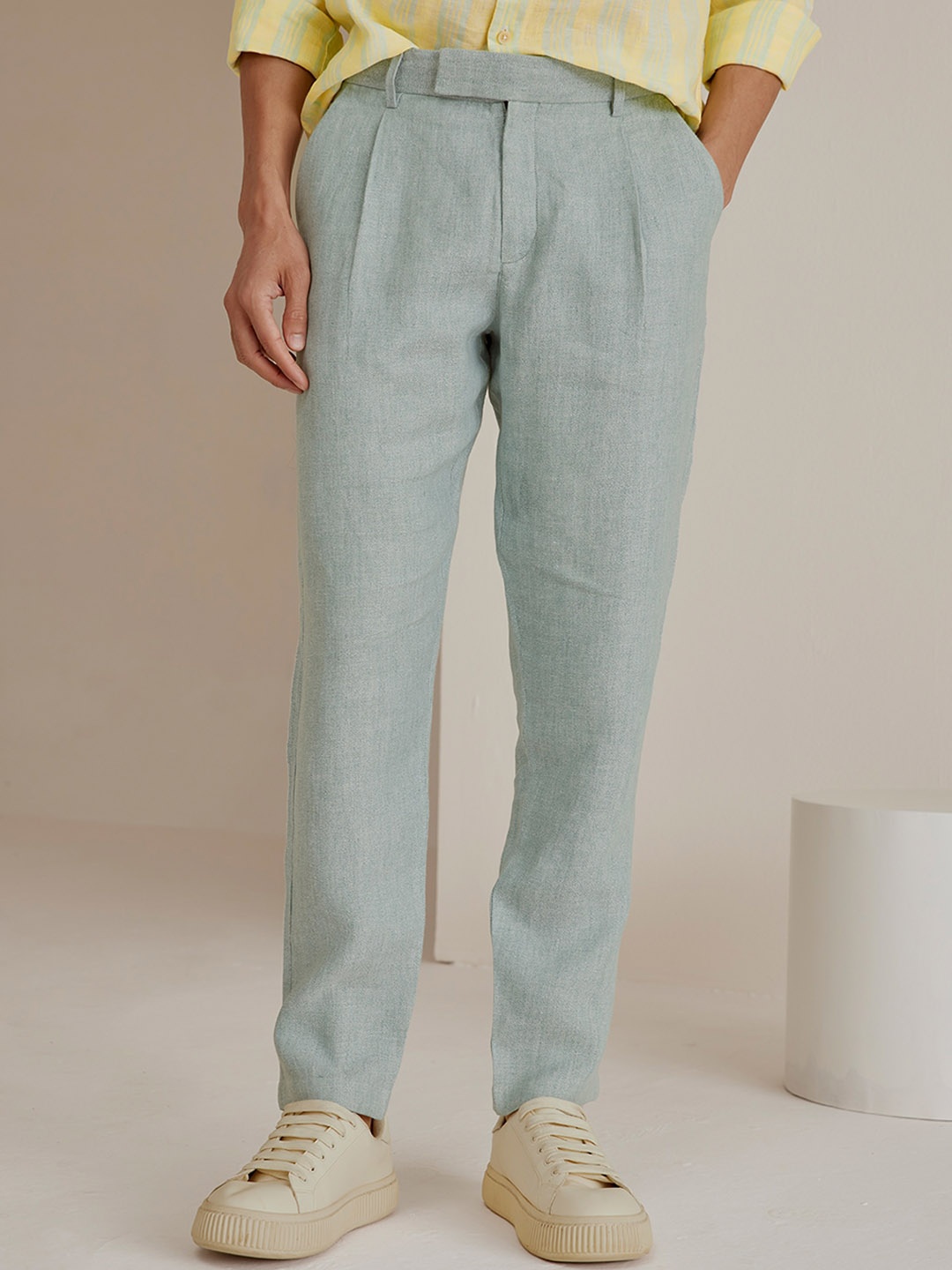 

Andamen Men Mid-Rise Linen Ultra Easy Wash Pleated Trousers, Teal