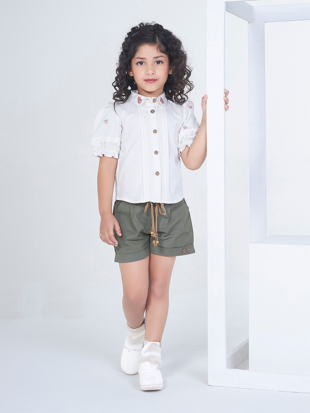 

Peppermint Green Glamour Girls Top With Shorts, Olive