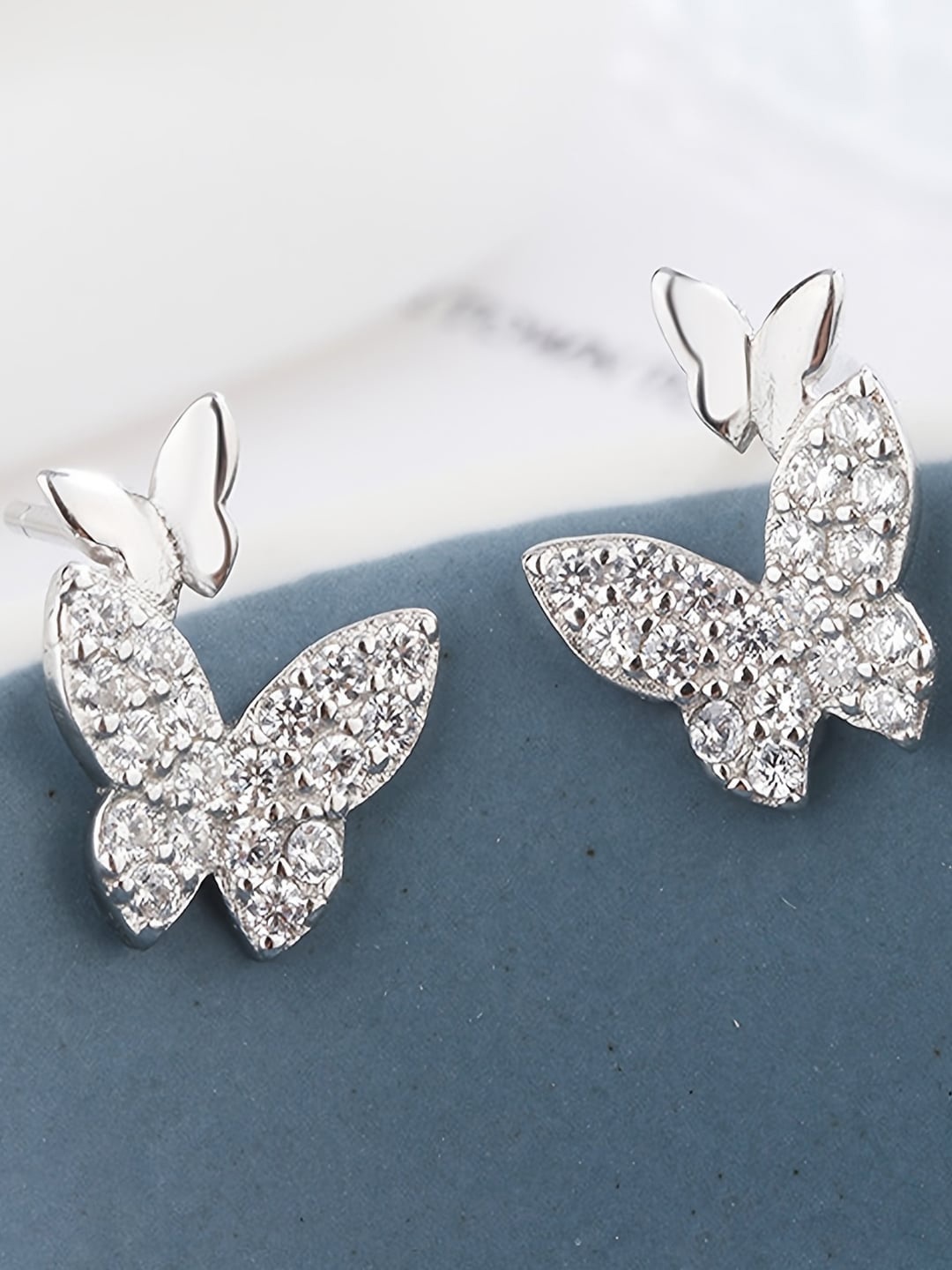 

FIMBUL Silver-Plated Stainless Steel Zircon Classic Stud Earrings