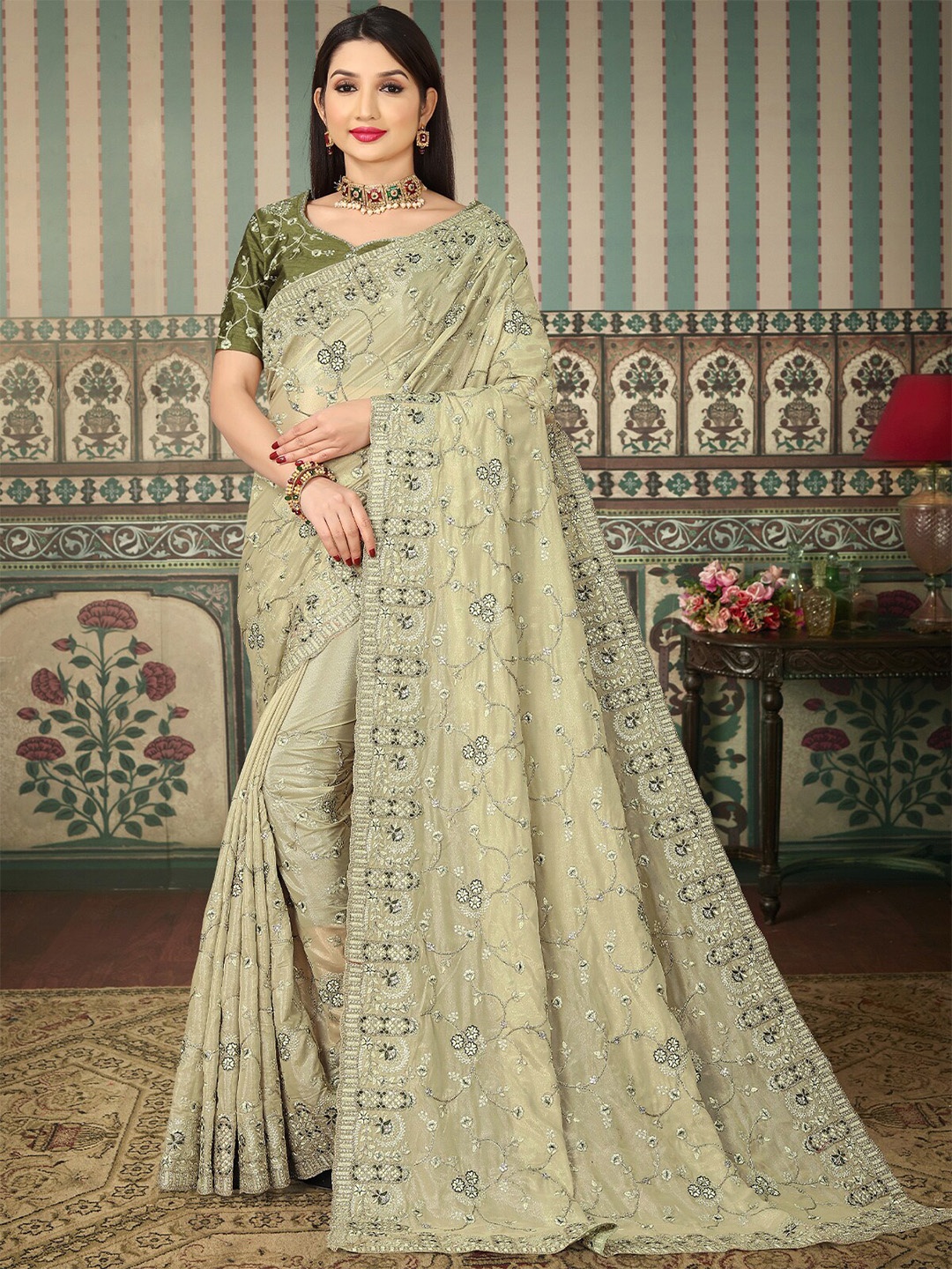 

ODETTE Ethnic Motifs Embroidered Saree, Green