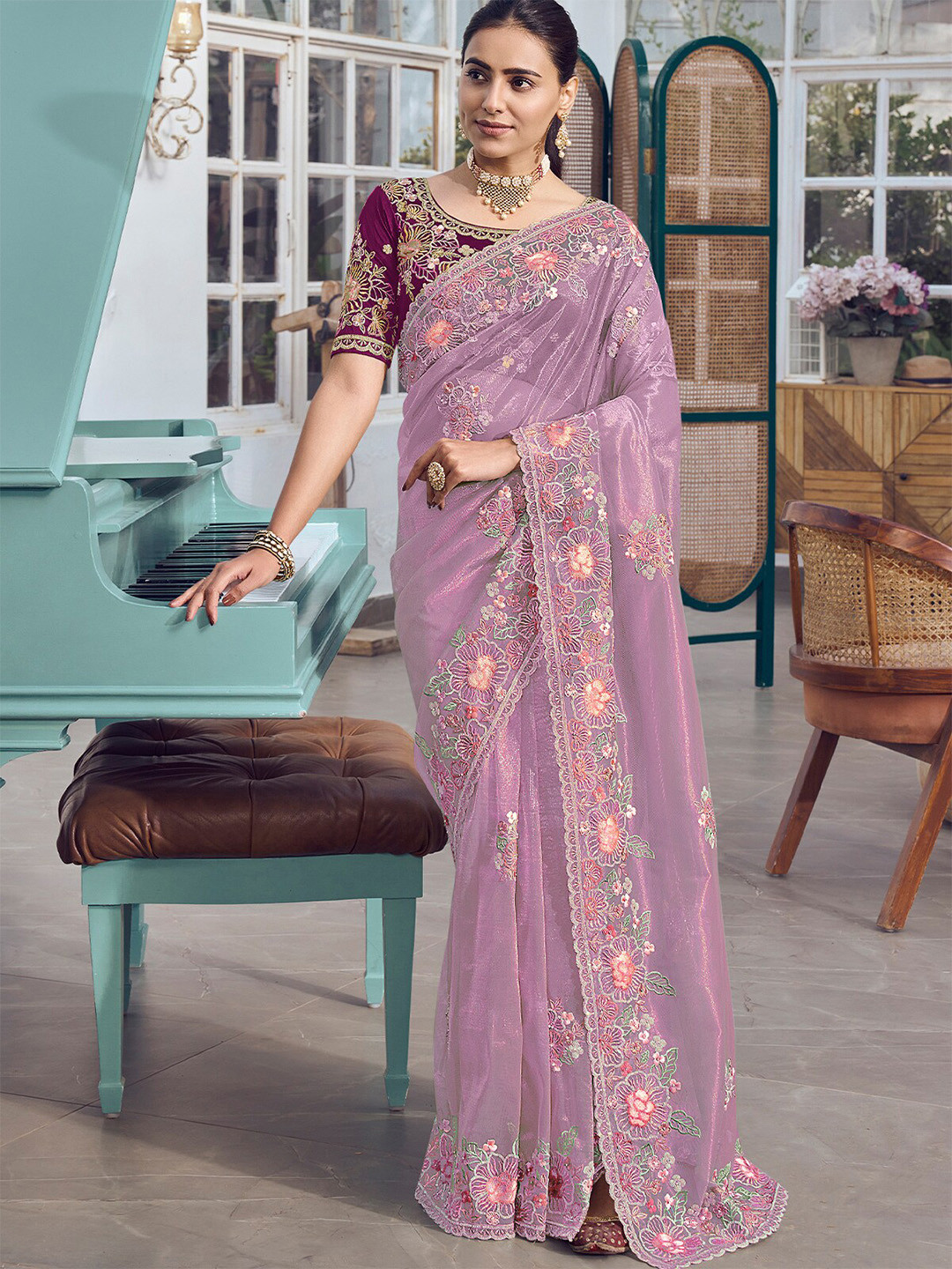 

ODETTE Floral Embellished Net Saree, Purple